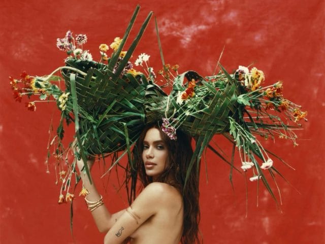Anitta Ft Ponto de Equilíbrio - Deus Existe